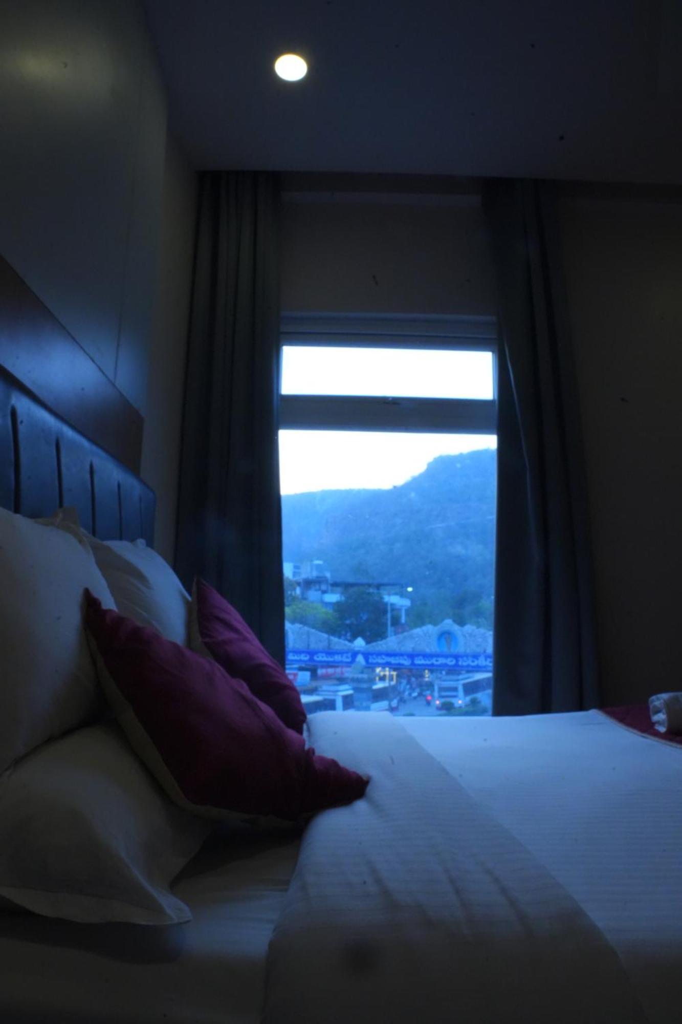 Kvp Golden Inn Tirupati Exteriér fotografie
